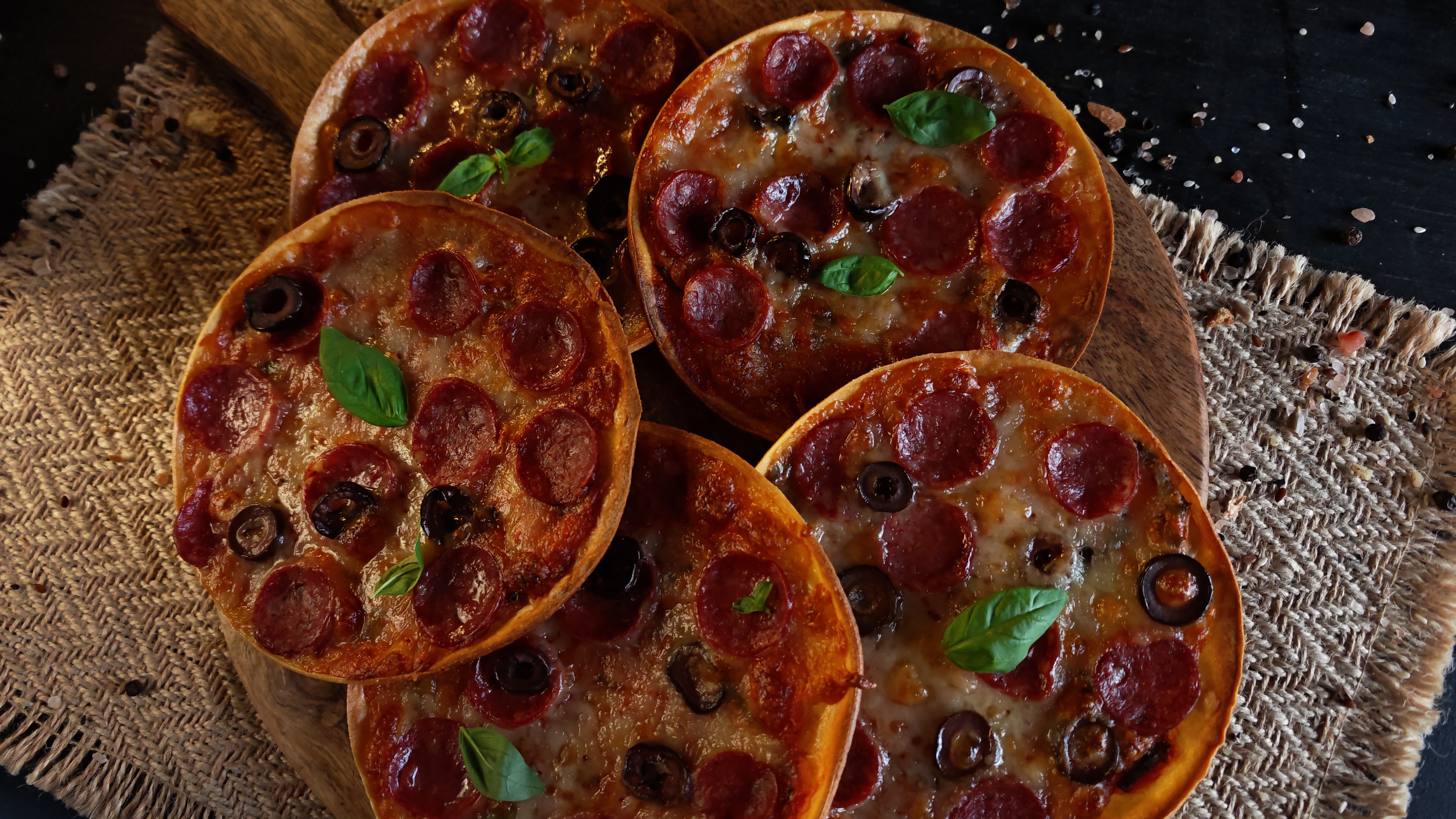 Tacos pizza - Rețeta rapidă și gustoasă