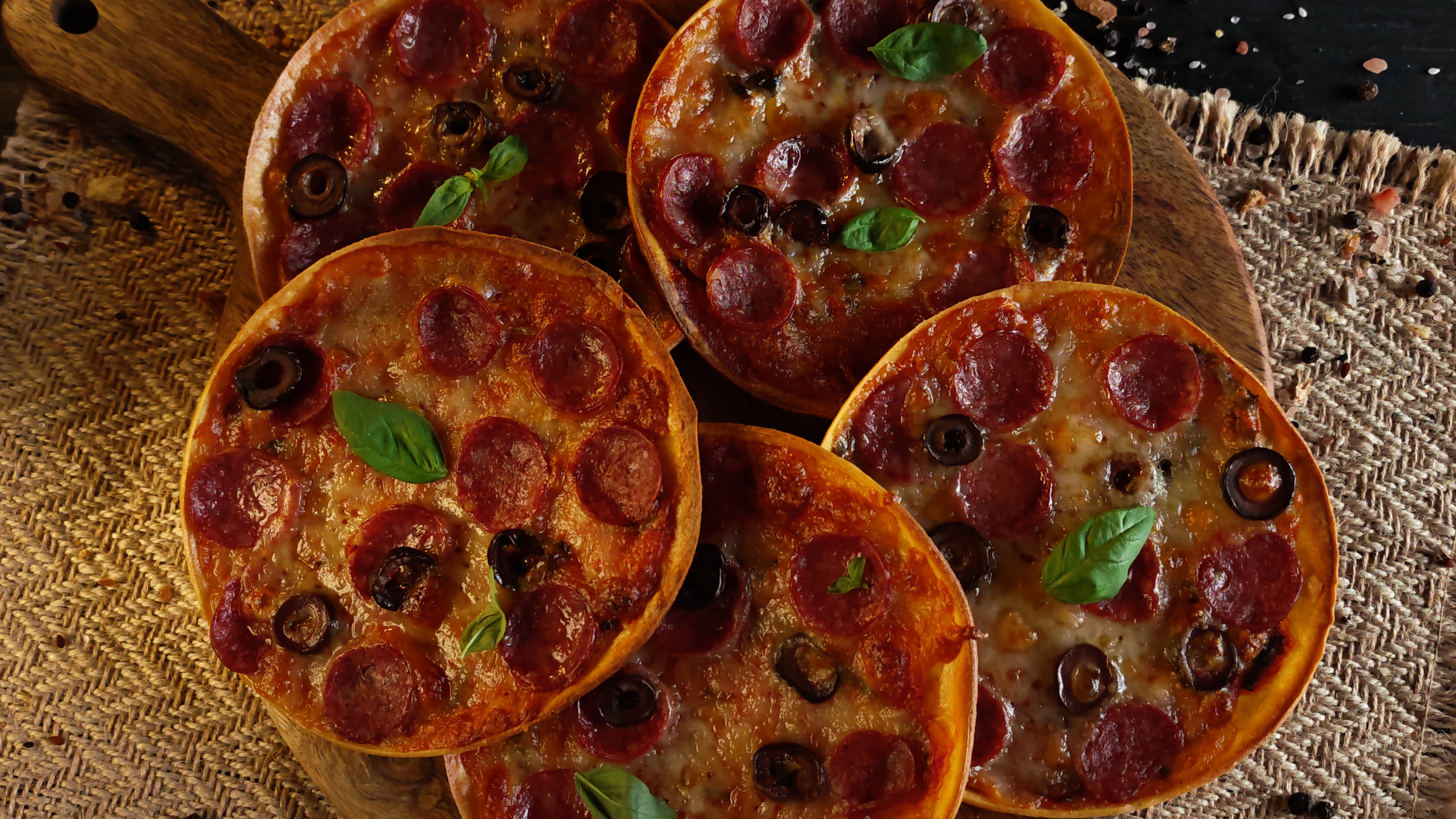 Tacos pizza - Rețeta rapidă și gustoasă