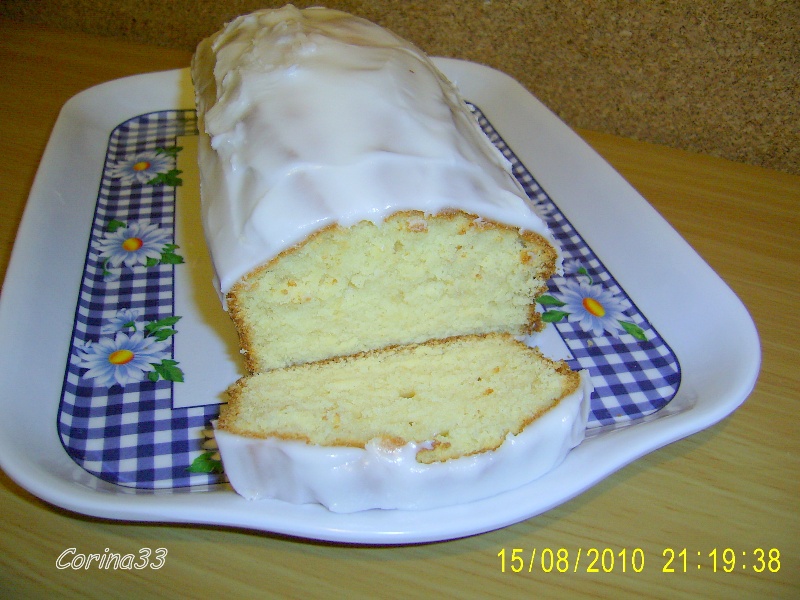 Lemon cake glazurat