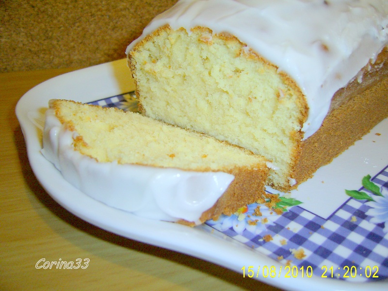 Lemon cake glazurat