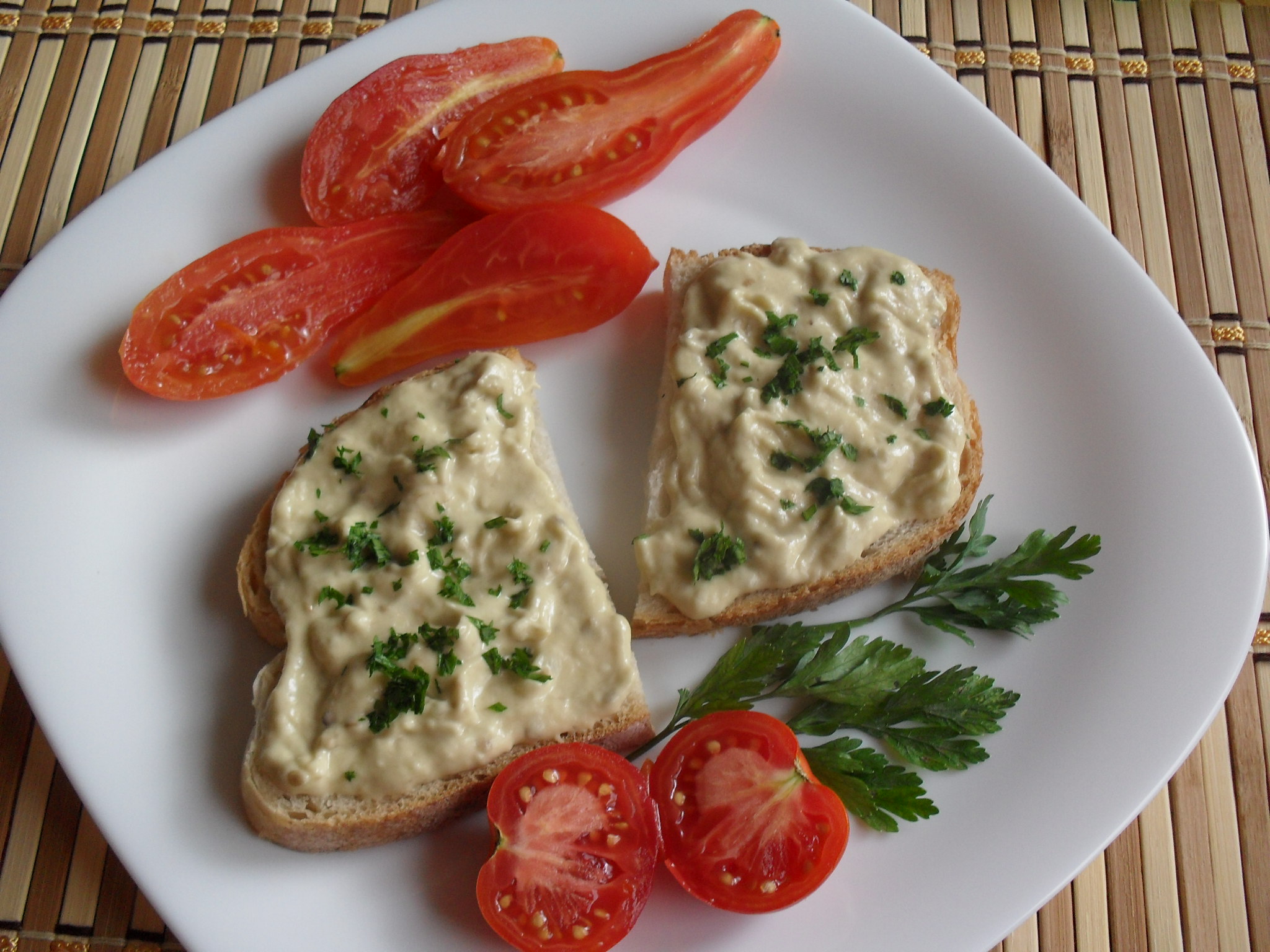 Salata de vinete cu coaja alba, cu maioneza