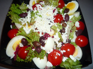 Salata bulgareasca cu rosii cherry