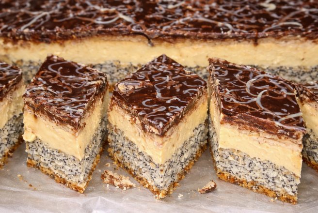 Desert prajitura cu mac si nuca de cocos