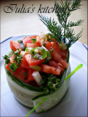 Salata de rosii si castraveti