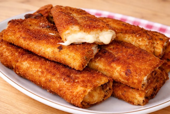 Aperitive clatite pane