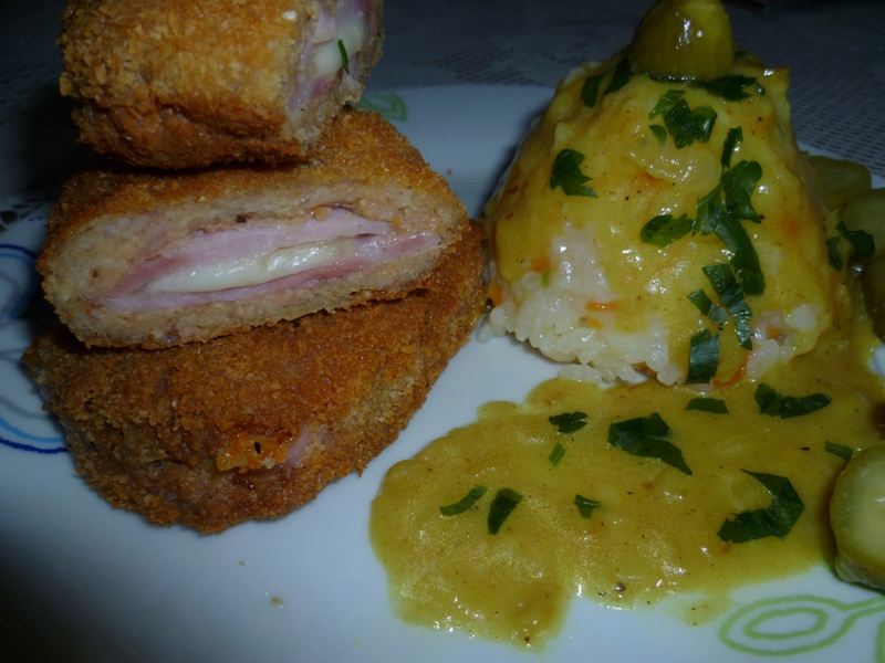 Cordon bleu  cu orez in sos de curry