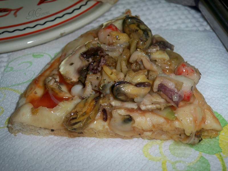 Pizza cu fructe de mare