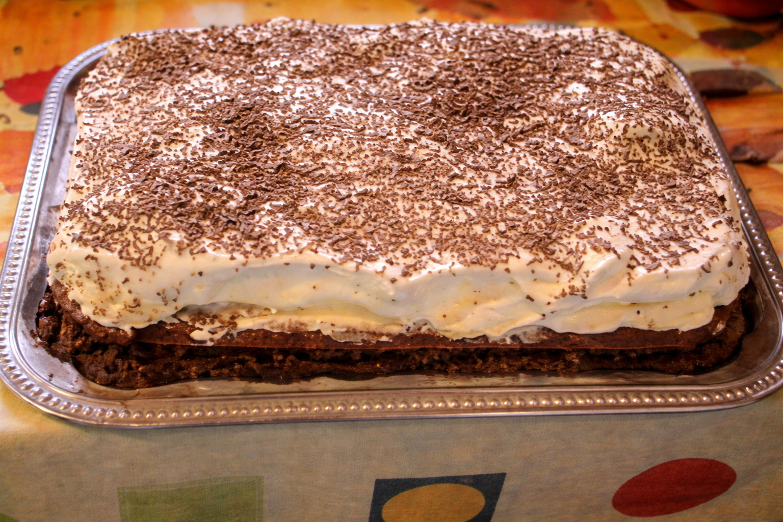 PRAJITURA CU CREMA DE VANILIE SI BEZEA