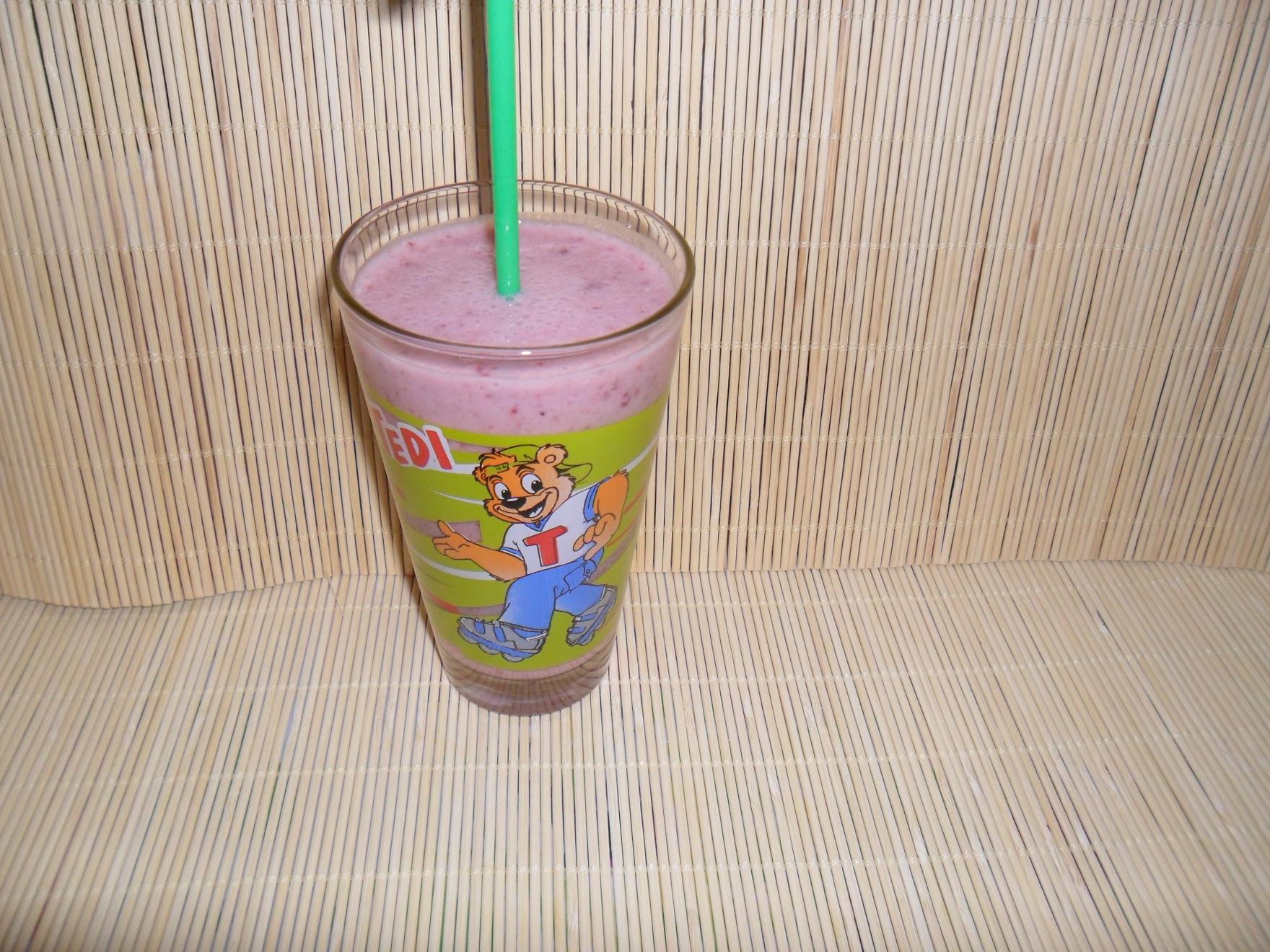 Milkshake de capsuni cu banane