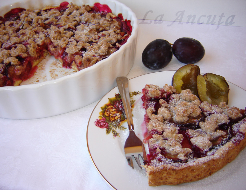 Tarta cu prune si crumble