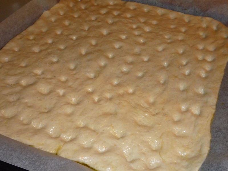 Focaccia alla genovese cu usturoi si rozmarin