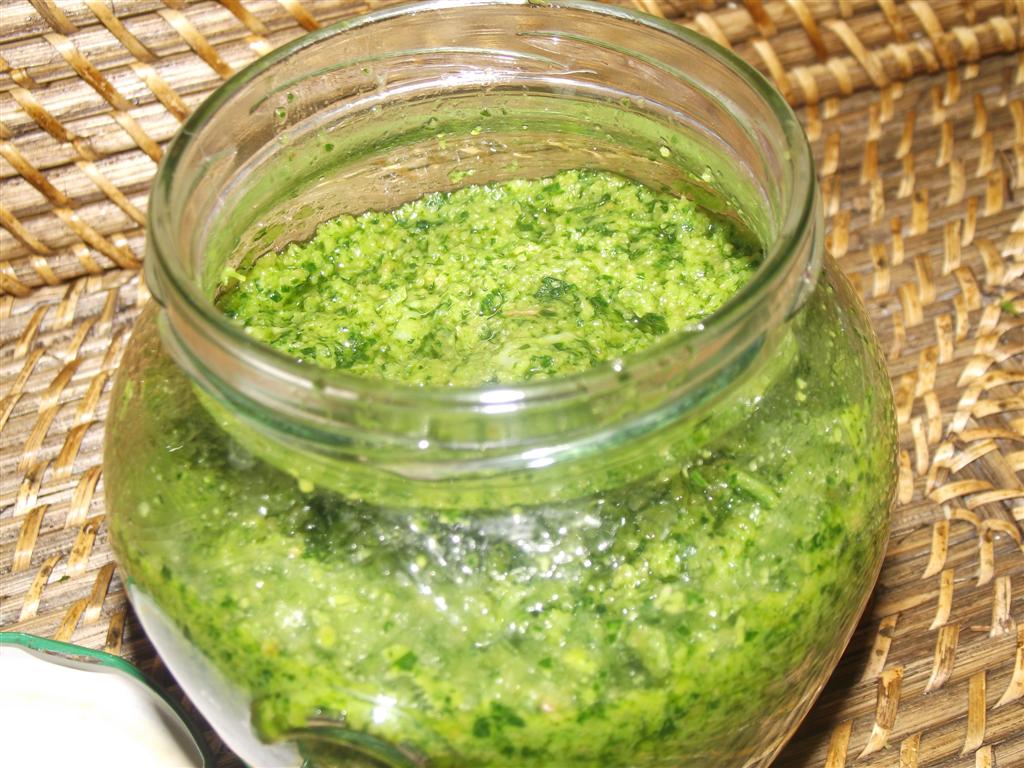 Pesto de pătrunjel