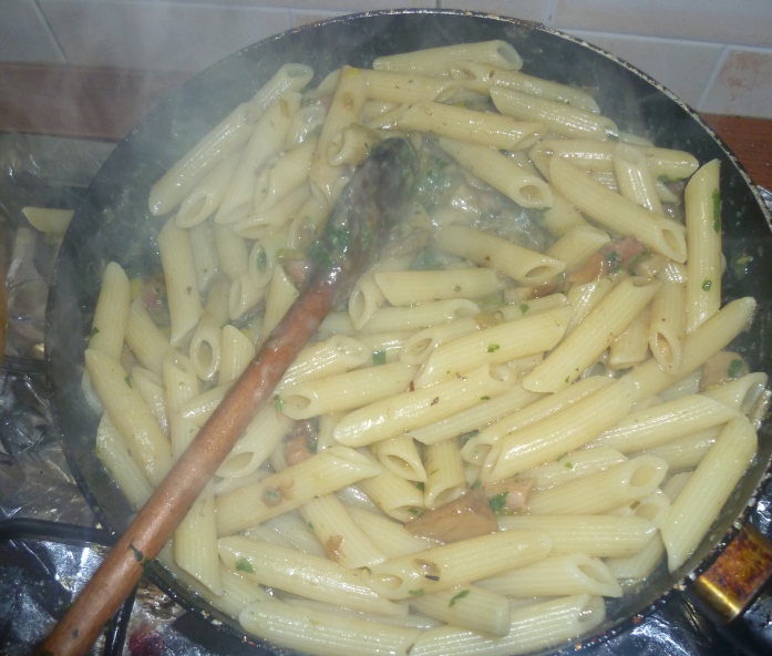 Penne Rigate con pancetta e funghi porcini