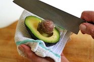 Cum se curata un avocado