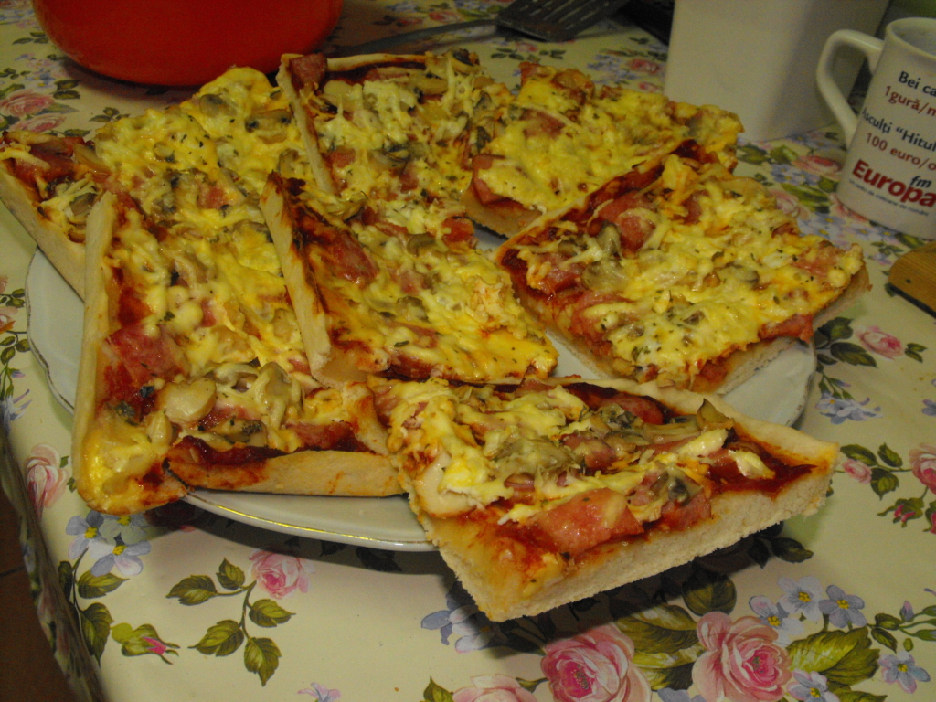 PIZZA TARANEASCA DE CASA