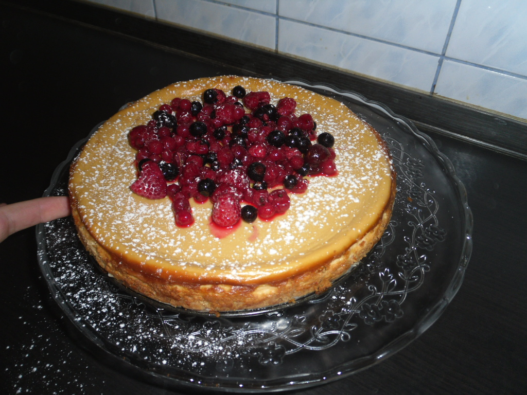 Chesecake american cu fructe de padure