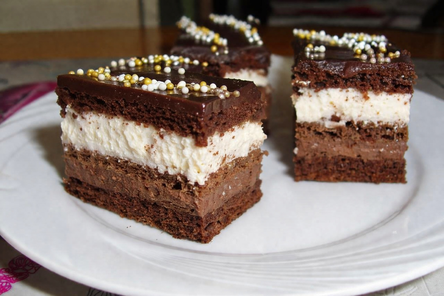 Prajitura cu ciocolata si nuca de cocos