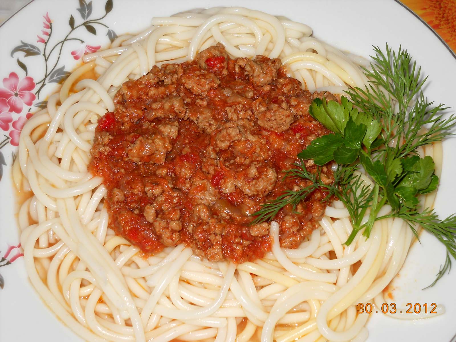 Spaghete cu sos Bolognese