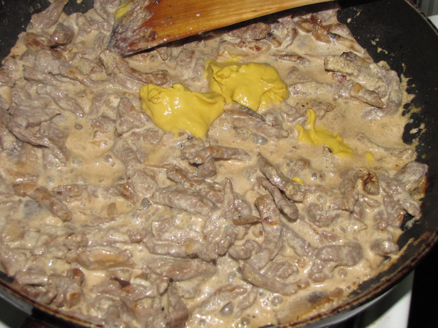 Beef stroganoff