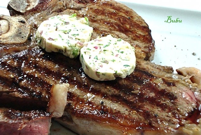 T Bone Steak la gratar