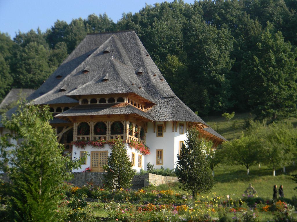 Maramures plai cu flori  - Manastirea Barsana