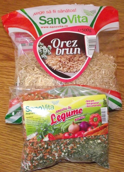 Orez brun cu legume si fructe de mare