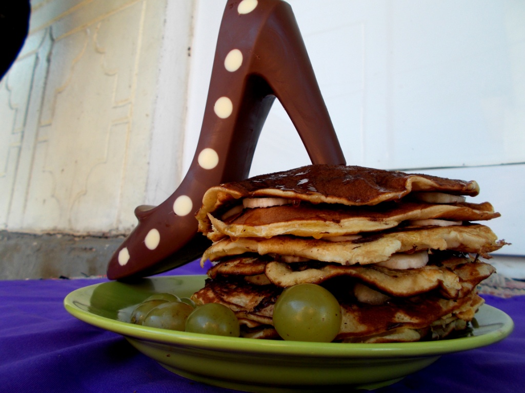 Tort de clatite cu crema de ciocolata si banane