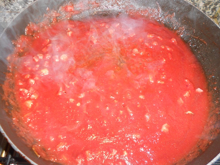 Penne con pancetta e pomodoro