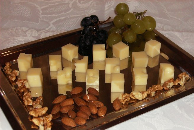 Aperitiv cu emmentaler de la Delaco