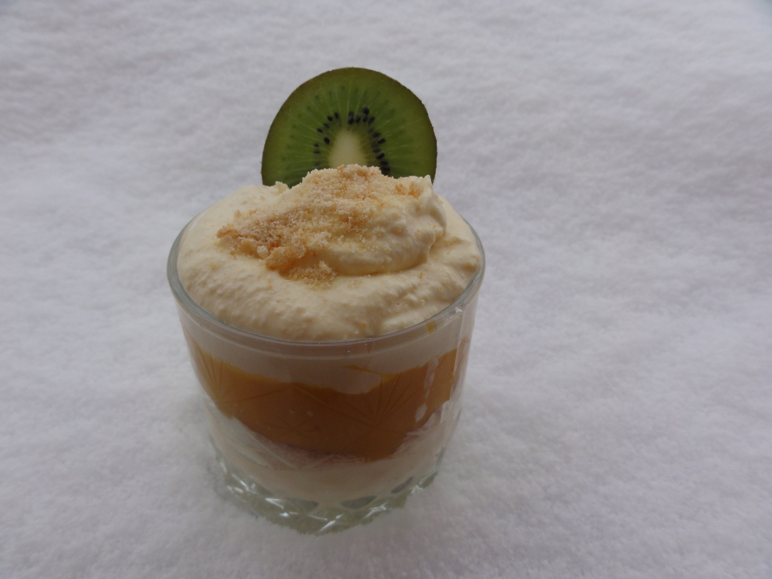 Desert rapid cu mascarpone si mousse de mere