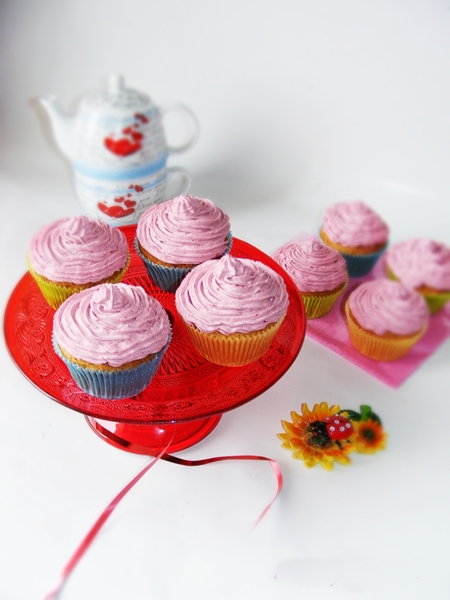 Cupcakes cu crema de visine