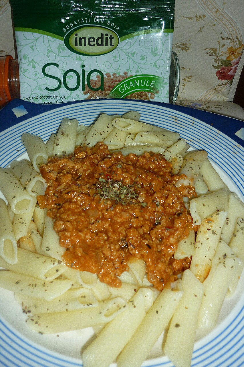 Paste penne cu sos de soia Inedit