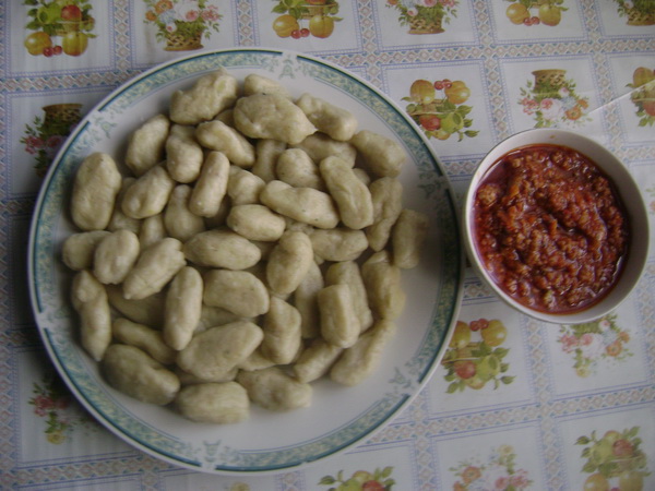 Gnocchi cu sos Bolognese