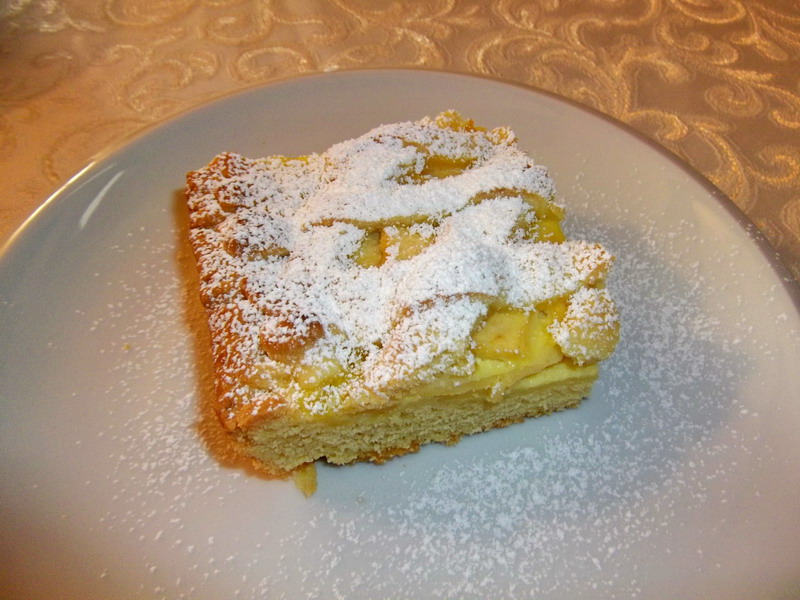 Tarta cu crema si amaretti