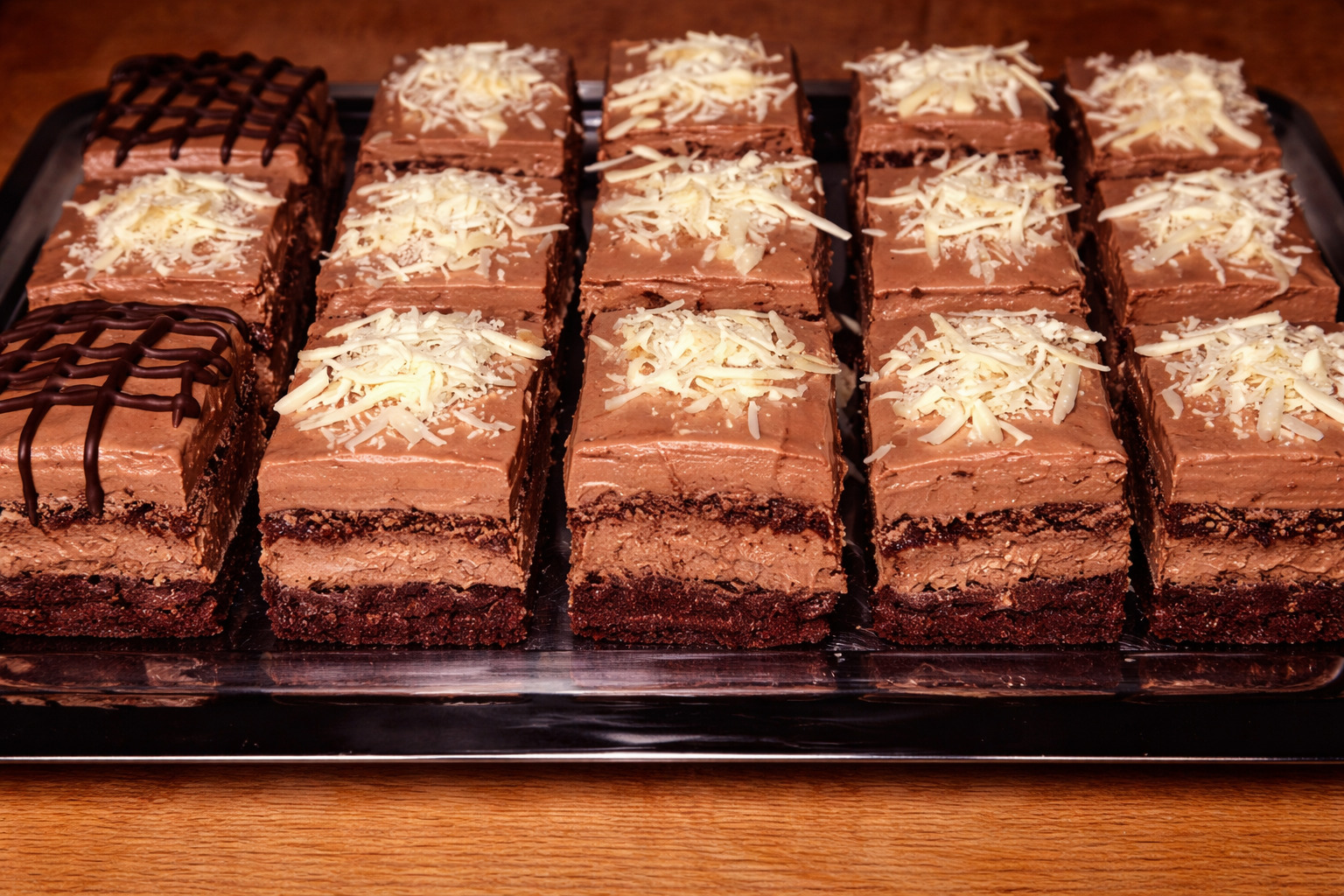 Desert prajitura cu crema ganache