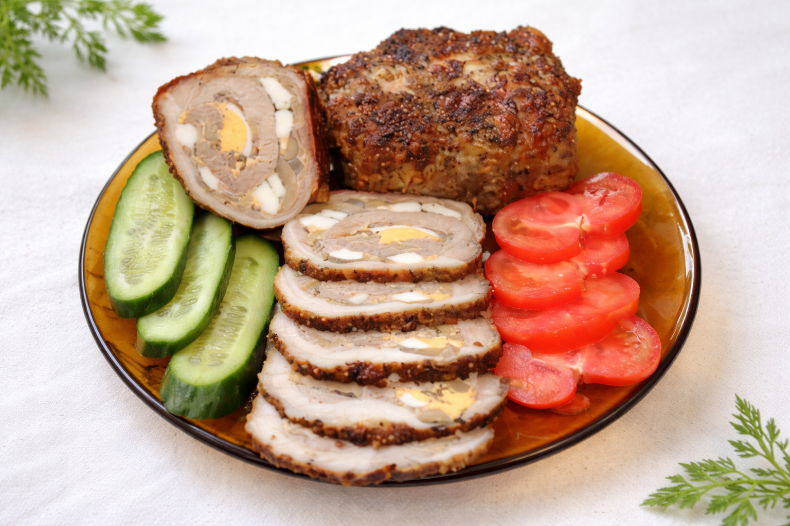 Rulada din carne de porc umpluta cu ou si ciuperci