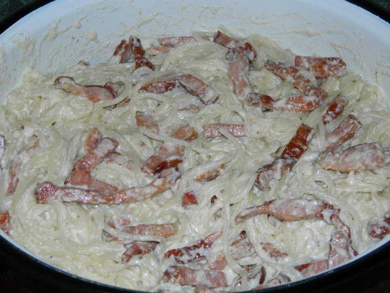 Spaghete carbonara, reţetă cu smantana