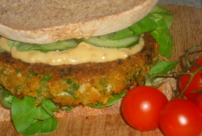 Hamburger vegetarian de linte si quinoa