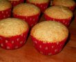 Muffins cu crema de banane si topping de caramel-1