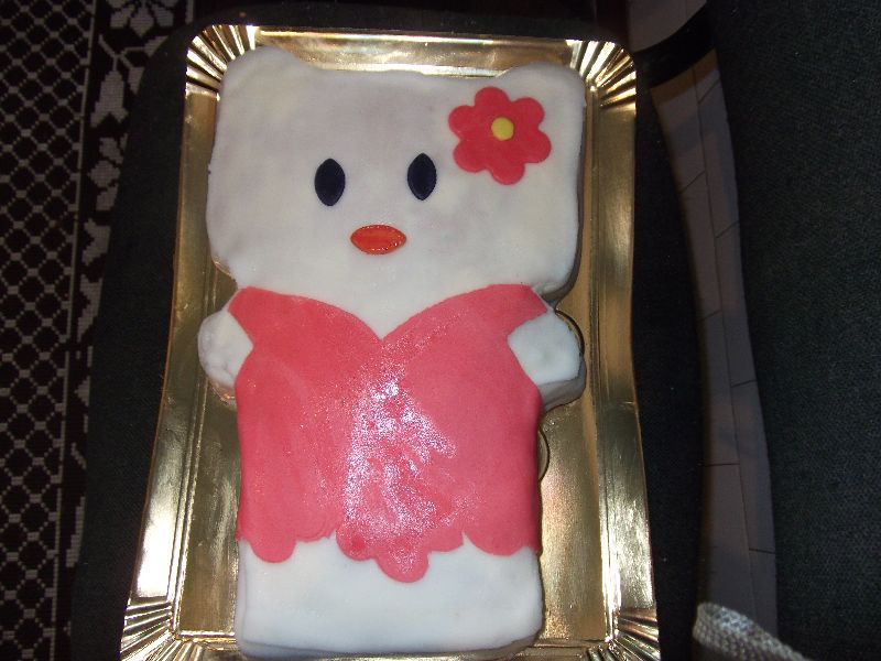 Hello Kitty - Tort cu crema de fructe de padure