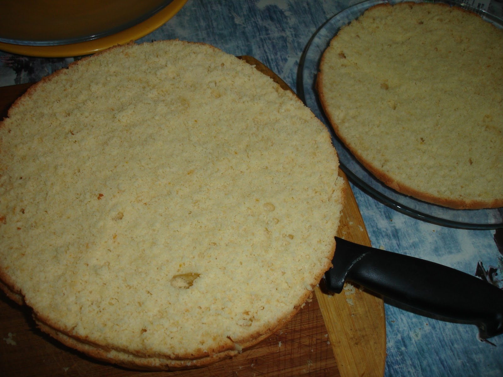 Tort racoritor cu mascarpone si fructe de padure