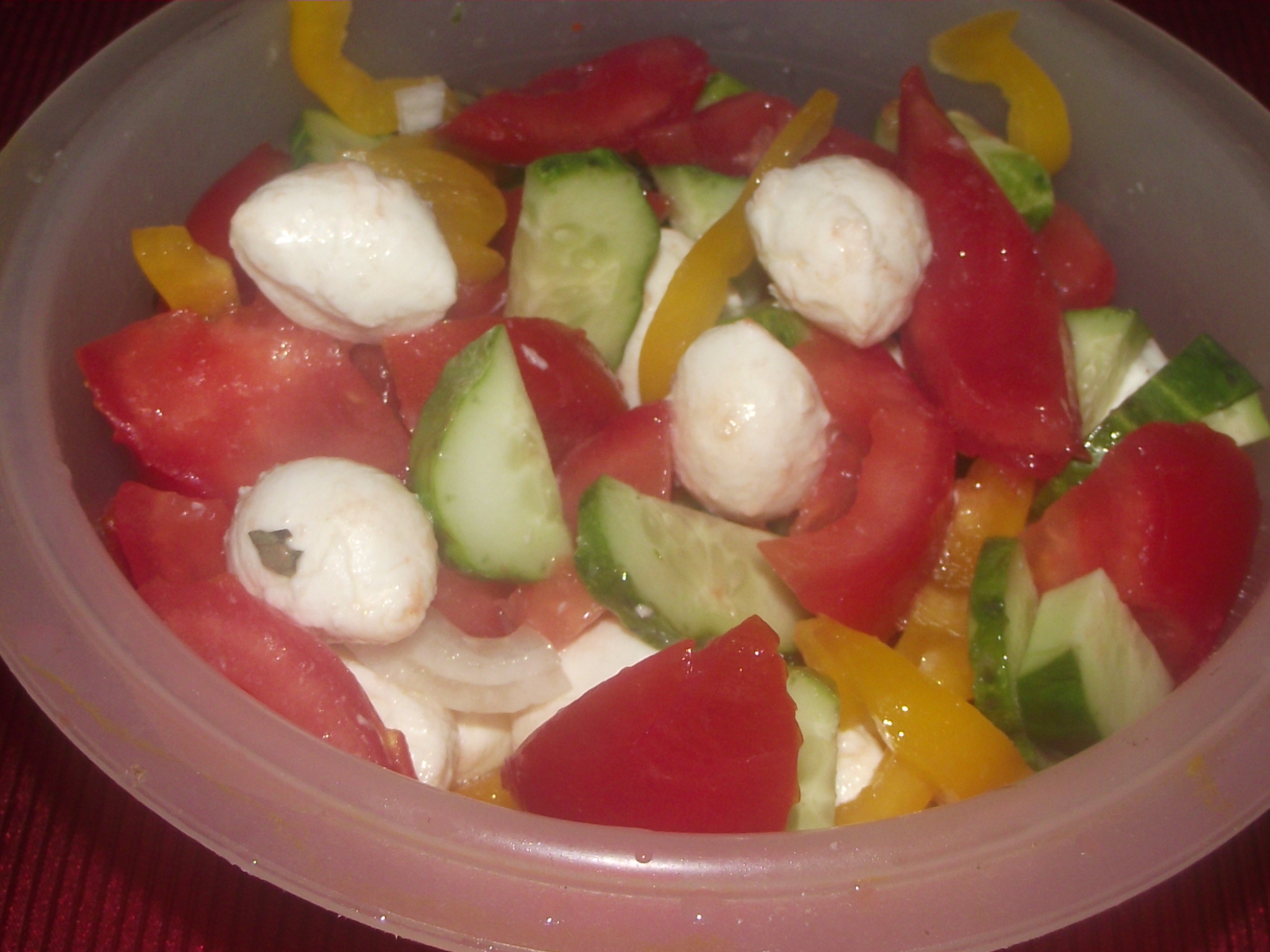 Salata de vara cu mozzarella