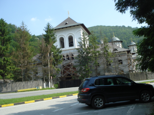 Pelerinaj la manastirea Lainici, un loc binecuvantat de Dumnezeu