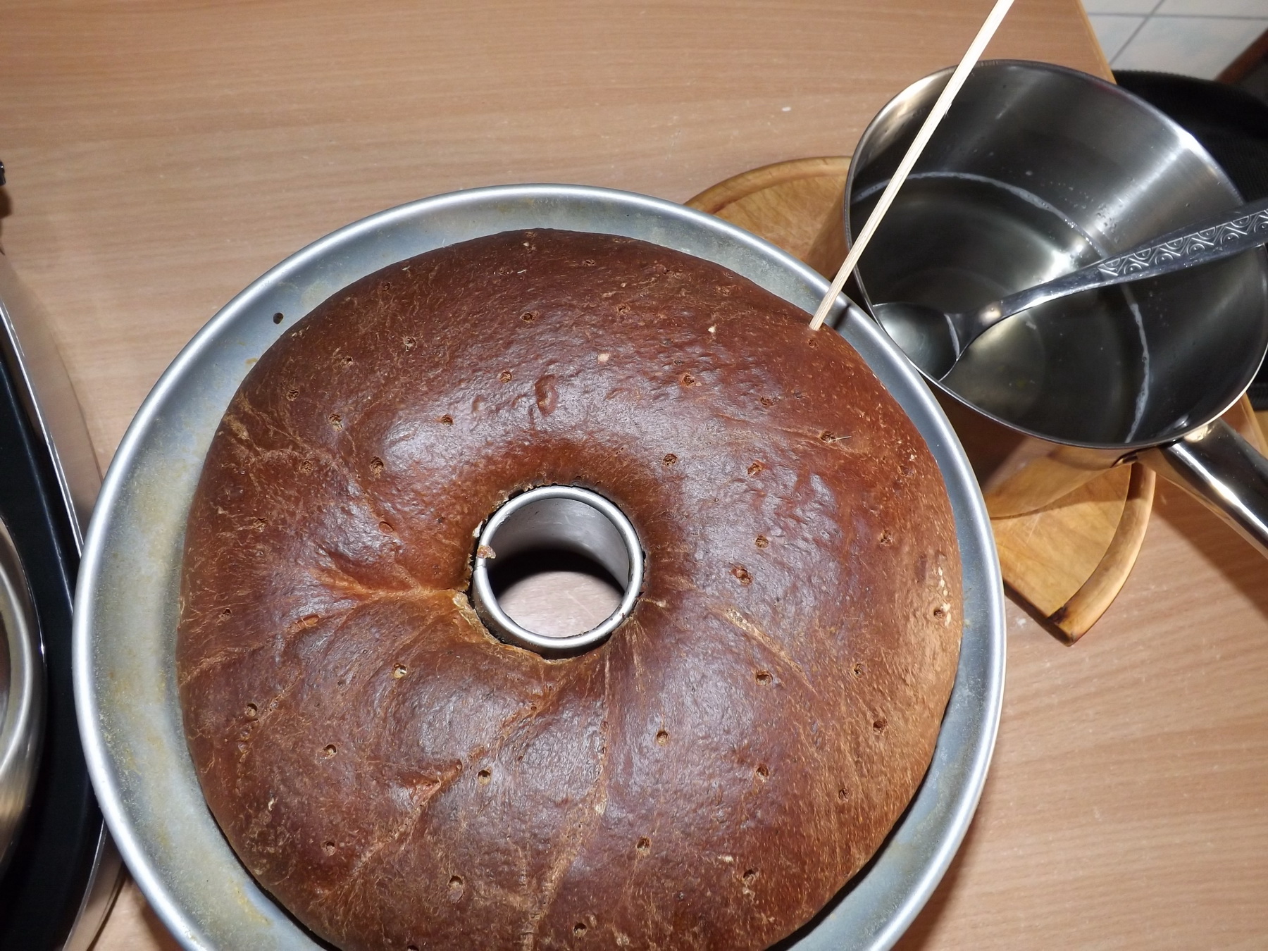 Savarina uriasa sau Baba au Rhum