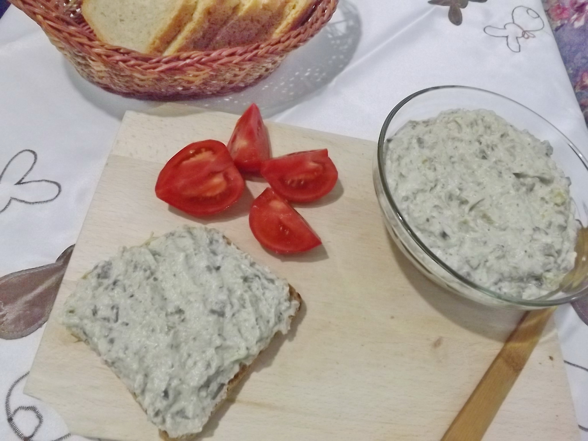 Salata de vinete cu ciuperci si ardei copti in vasul Zepter