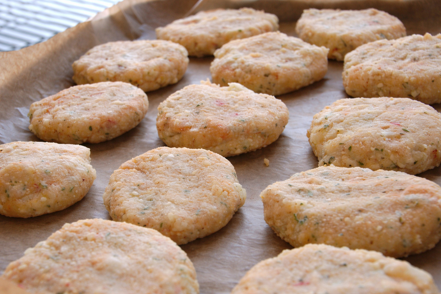 Chiftelute de cartofi cu branza telemea la cuptor