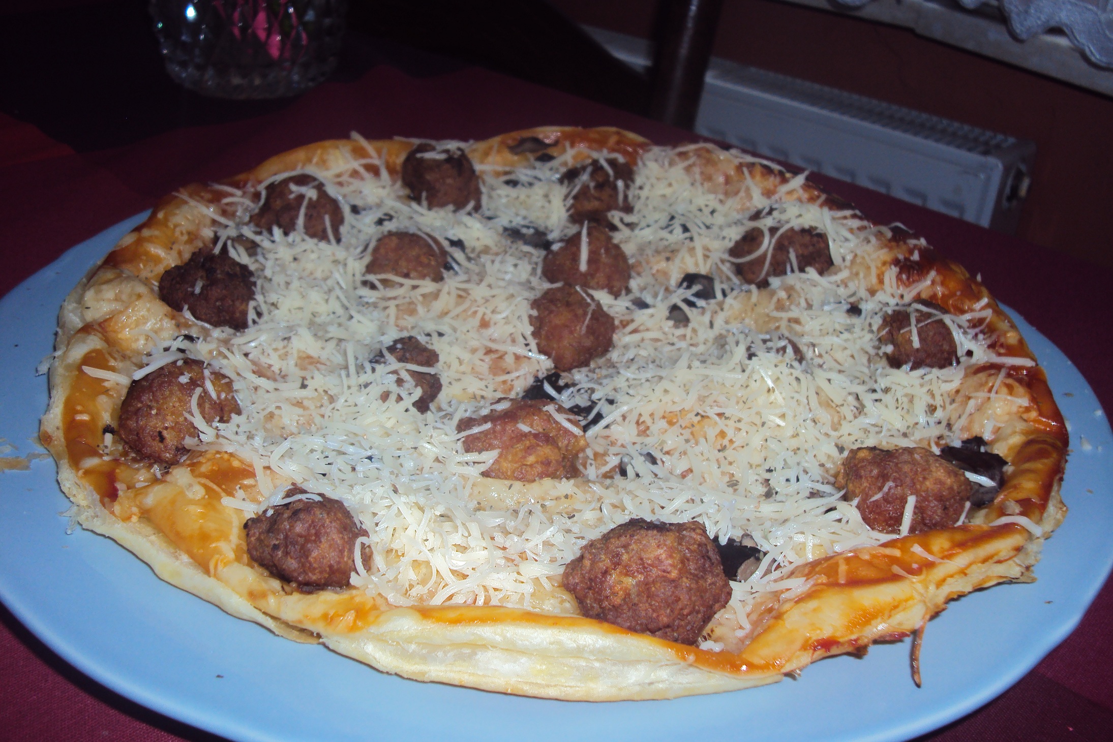 Pizza cu piftelute