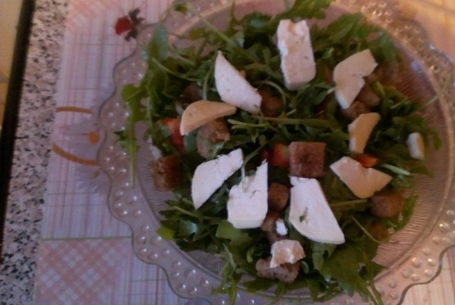 Salata de rucola cu crutoane