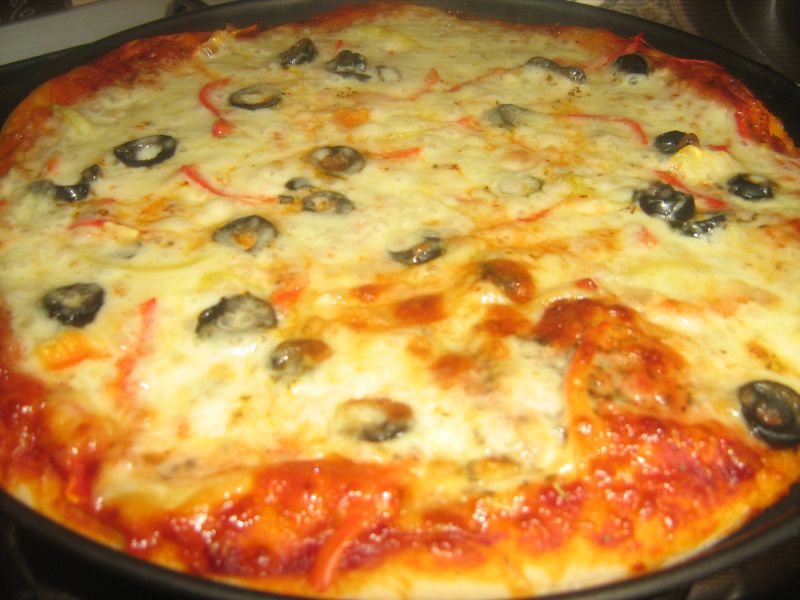 Pizza cu mozarella si ardei