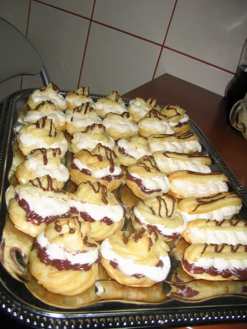 Choux a la creme cu vanilie si ciocolata